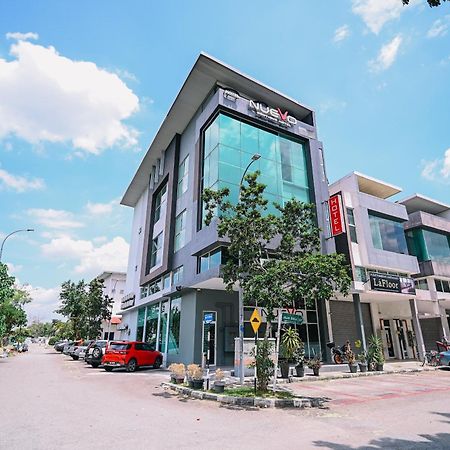 Swing & Pillows - Kota Kemuning Selangor Formerly Known As Nuevo Boutique Hotel Shah Alam Exterior photo