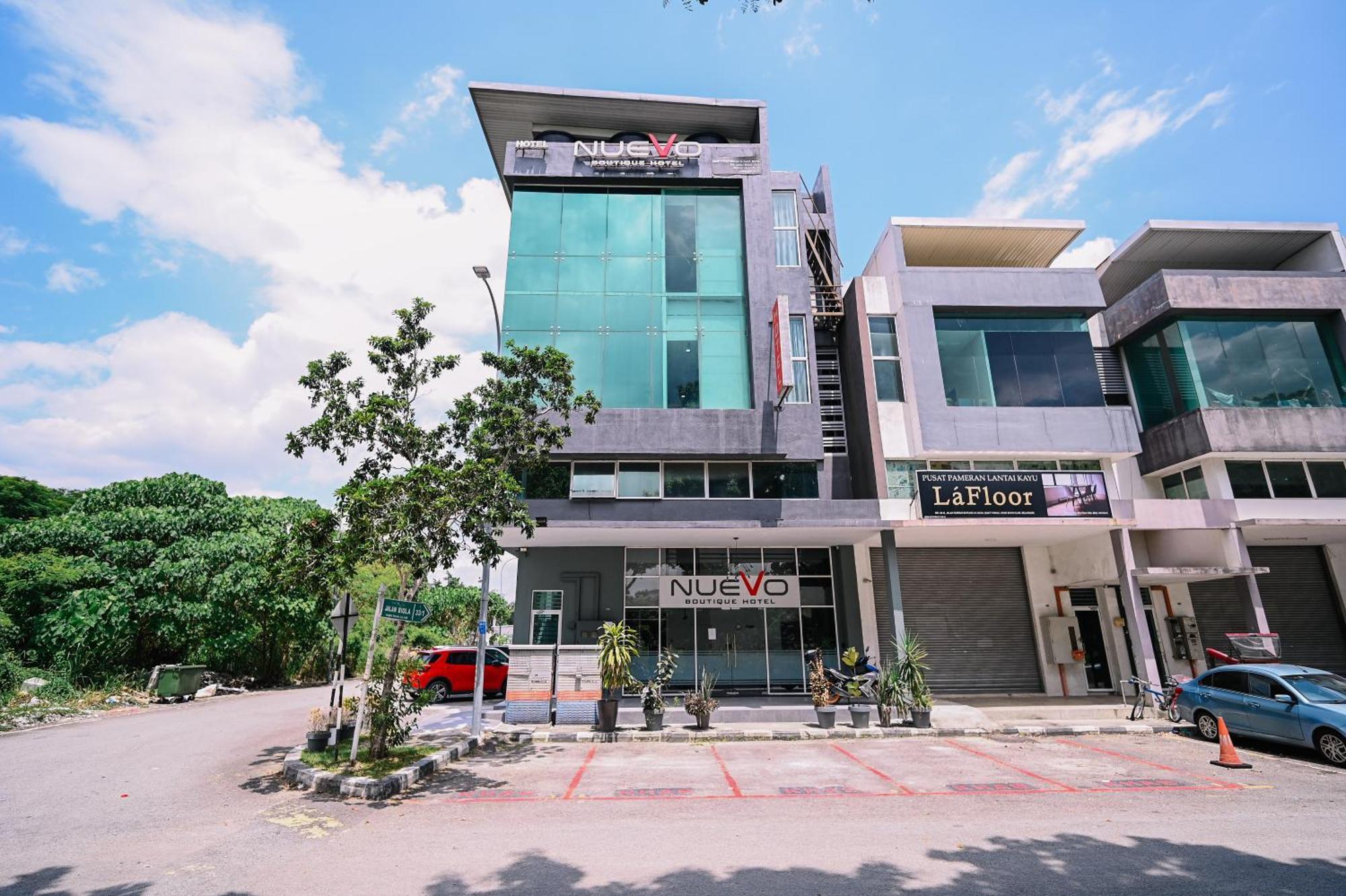 Swing & Pillows - Kota Kemuning Selangor Formerly Known As Nuevo Boutique Hotel Shah Alam Exterior photo